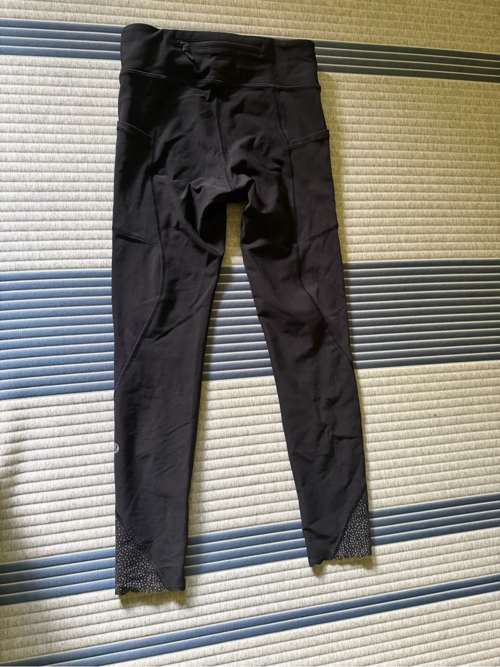 Lululemon Leggings with polka dot side